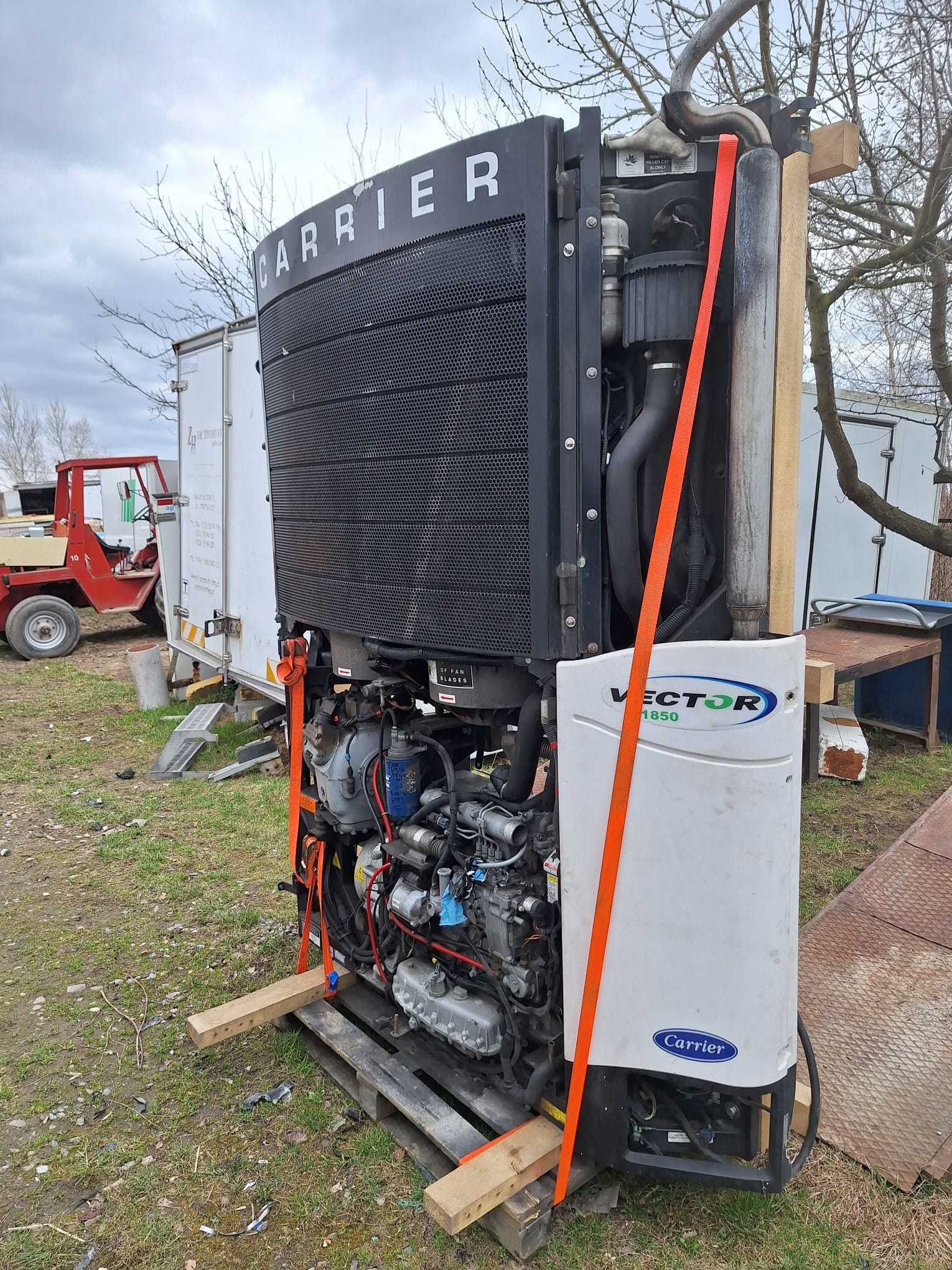 Silnik Kubota V2203 + generator Carrier Vector 1850