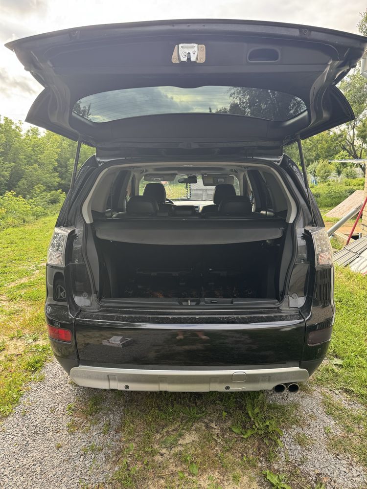 Продам Mitsubishi Outlander XL 2008