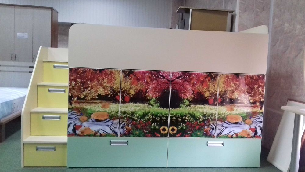 Ліжко з шафою в дитячу