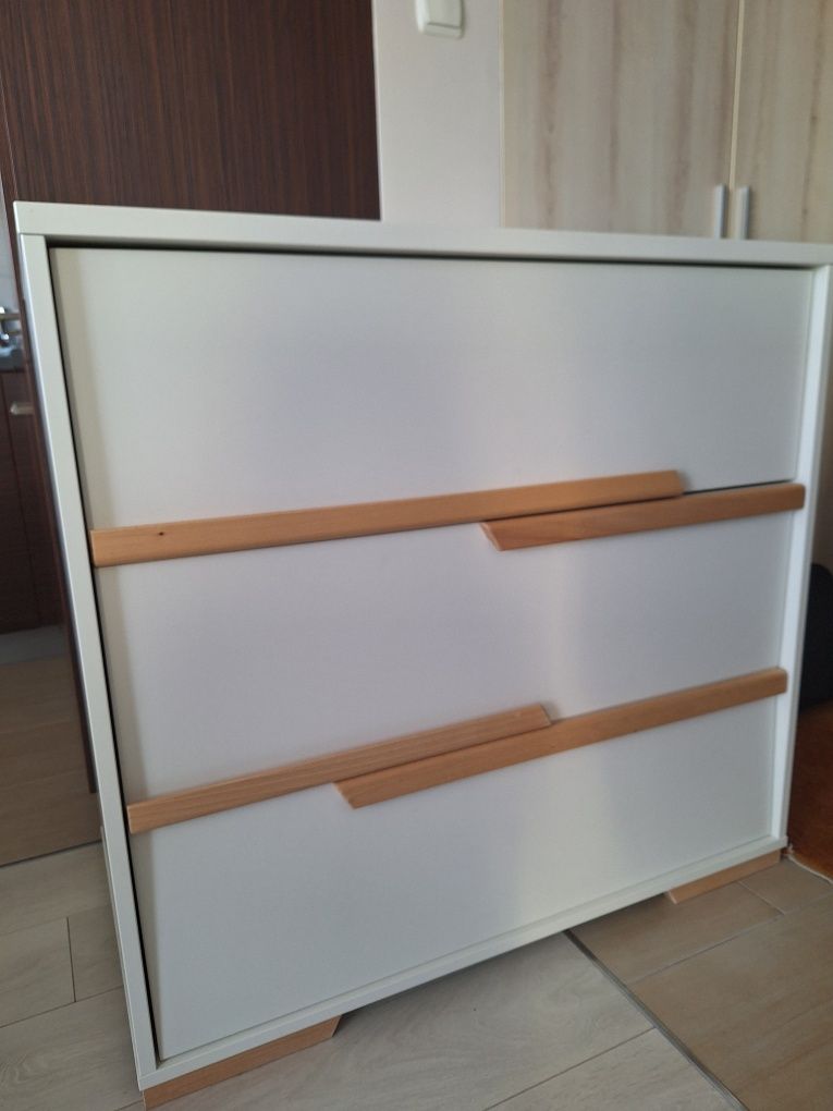 Łóżeczko Pinio wym. 140×70 + komoda (zestaw)