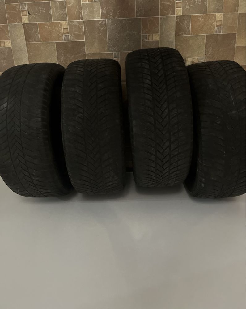 Шини Bridgestone 275/50 r20