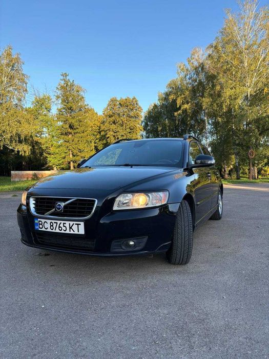 Продам Volvo v50 2009рік 1.6d 110 к.с.