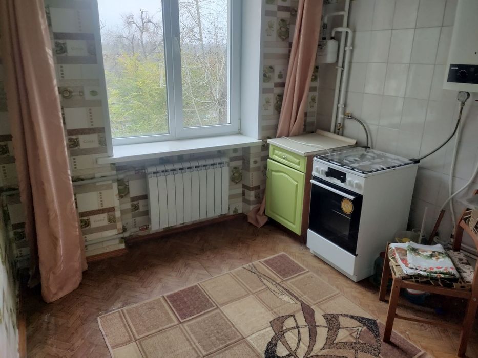 Продаю полнометражную сталинку на Сухой Балке