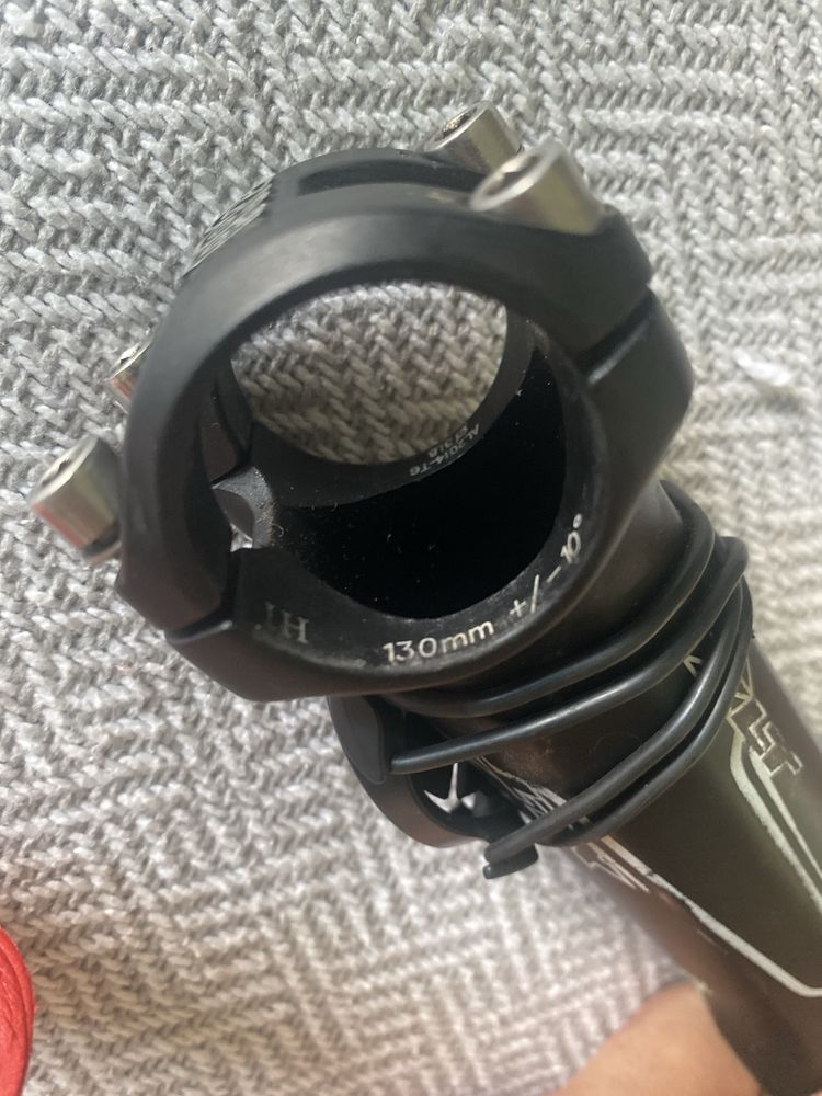 Kierownica karbonowa 42cm + mostek 130mm + bębenek