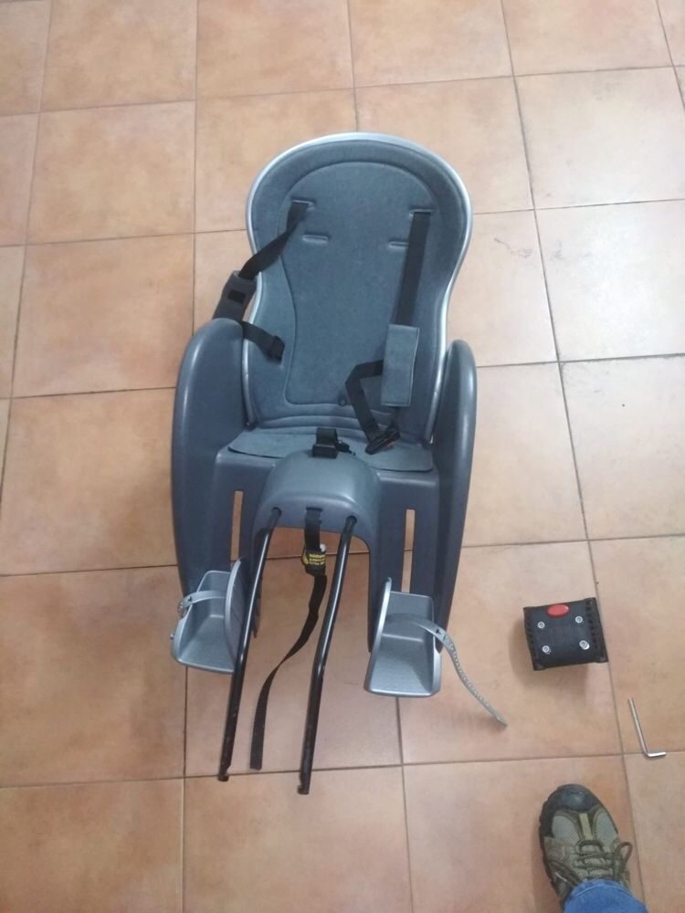 Cadeira de crianca para a bicicleta polisport