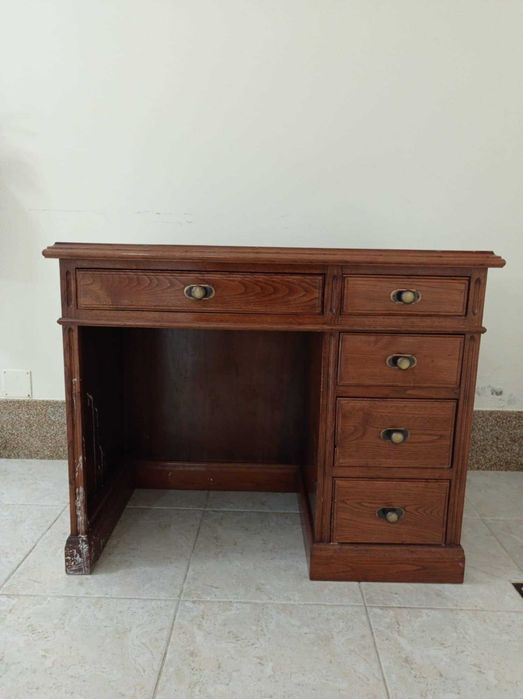 Secretária em madeira