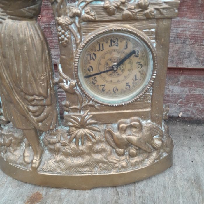 Piękny zegar mosiężny kominkowy