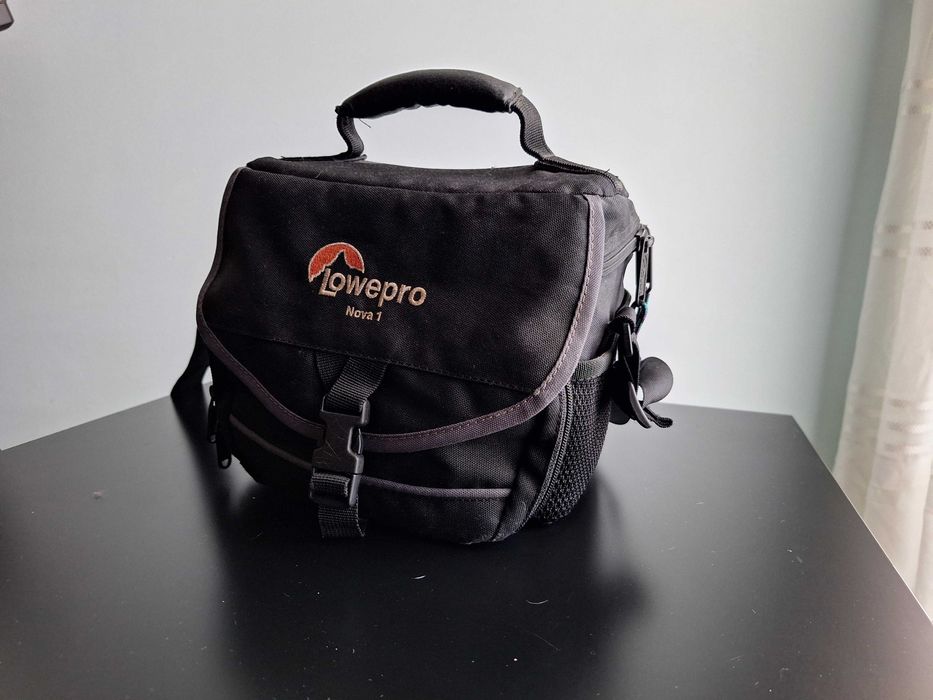 Nikon F50 + Lente 35-80mm + Mala Lowepro Nova 1