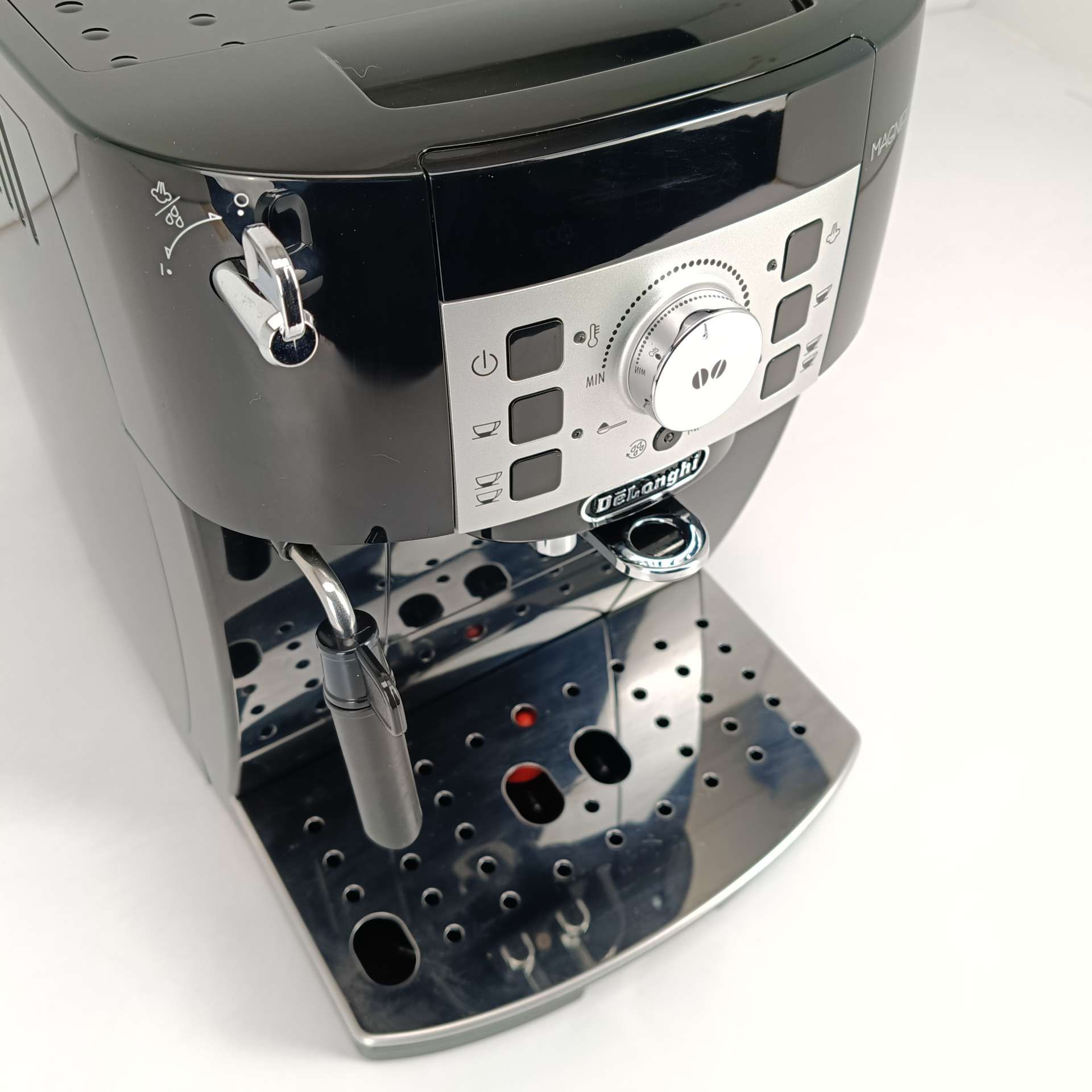 Ekspres do kawy ciśnieniowy De'Longhi ECAM 22.110 B 1450W czarny