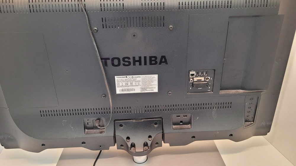 Telewizor TOSHIBA 40 CALI sprzedam