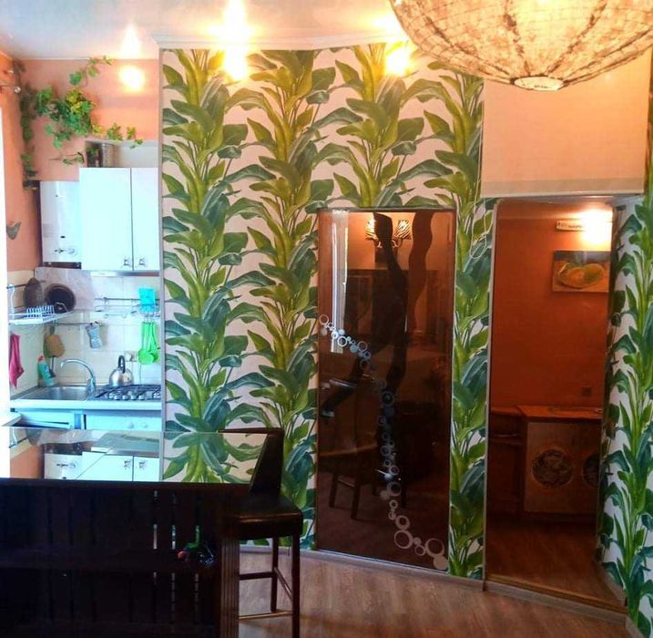 Подiл. метро Контрактова площа  8 хв. пішки. вул.Введенська 6