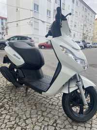 Moto scooter Peugeot Kisbee