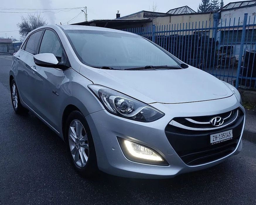 Hyundai I30 1.6 benzyna Blue drive LED pdc przod+tyl grzane fotele 97tys km