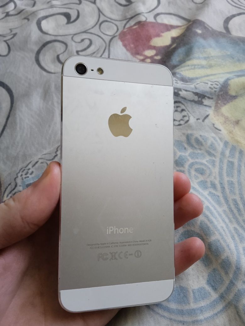 Продам iPhone 5/16