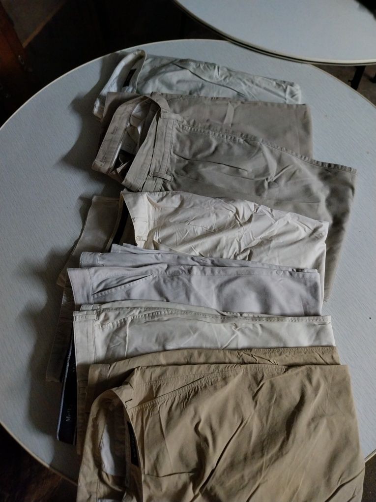 Lote de 19 pares de calças