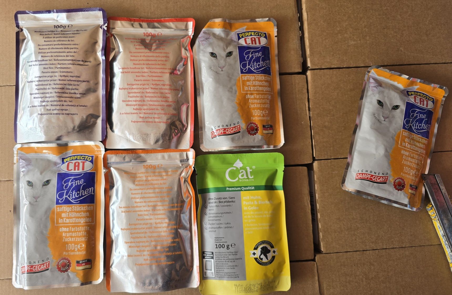 100x100g Saszetki dla Kota Mix smaków 
Zestaw składa się z karm widocz