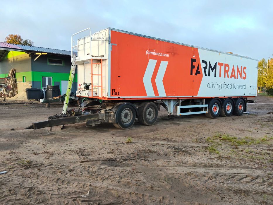 Naczepa do warzyw taśmowa