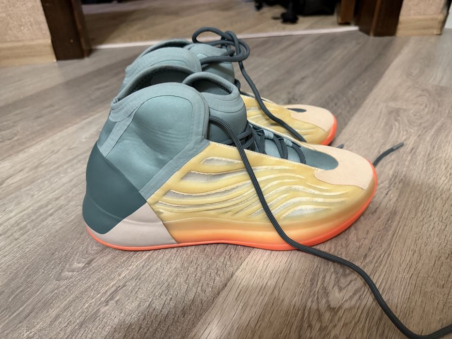 Кросівки Adidas Yeezy Qntm