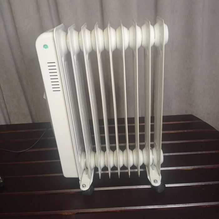Масляний обігрівач HELLWEG 2000W 9 ребер як новий