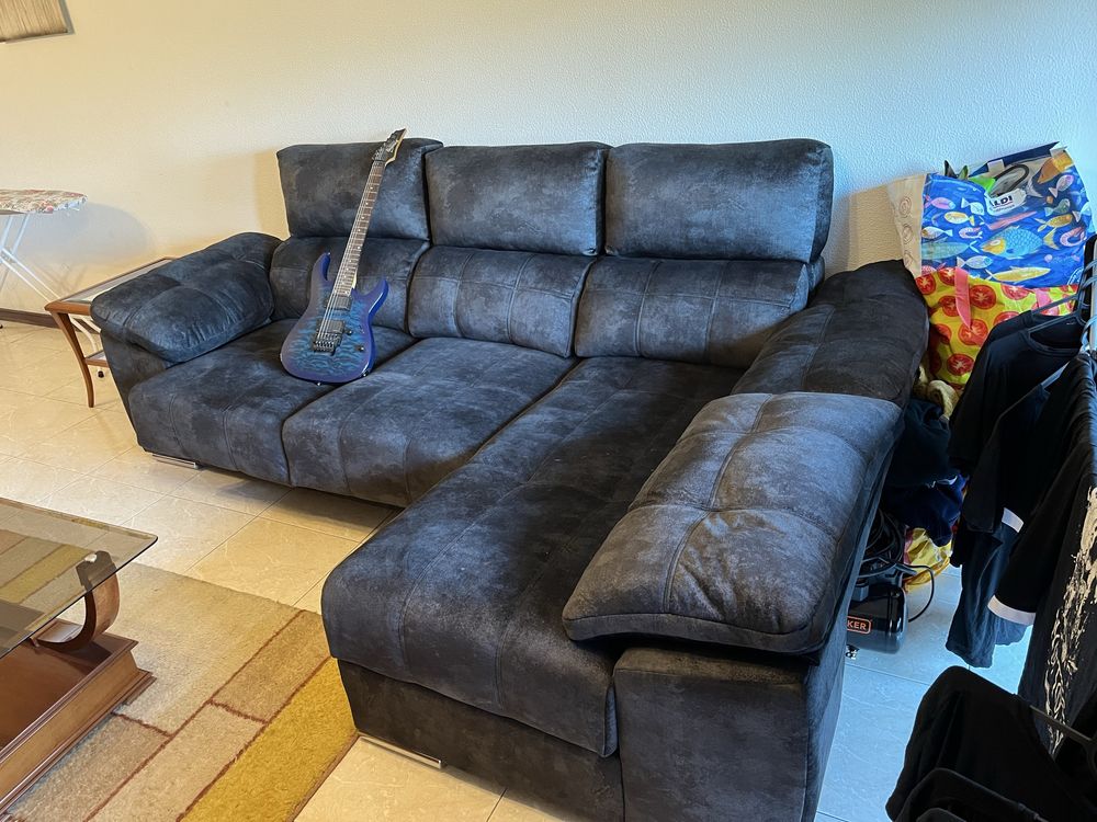 Sofá preto chaise-lounge