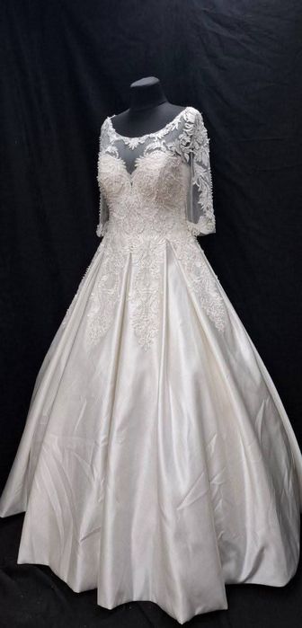 Нова весільна сукня