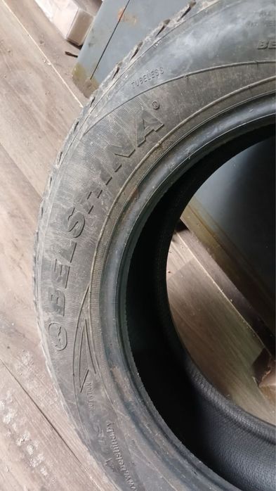 Резина зимня на авто 15r