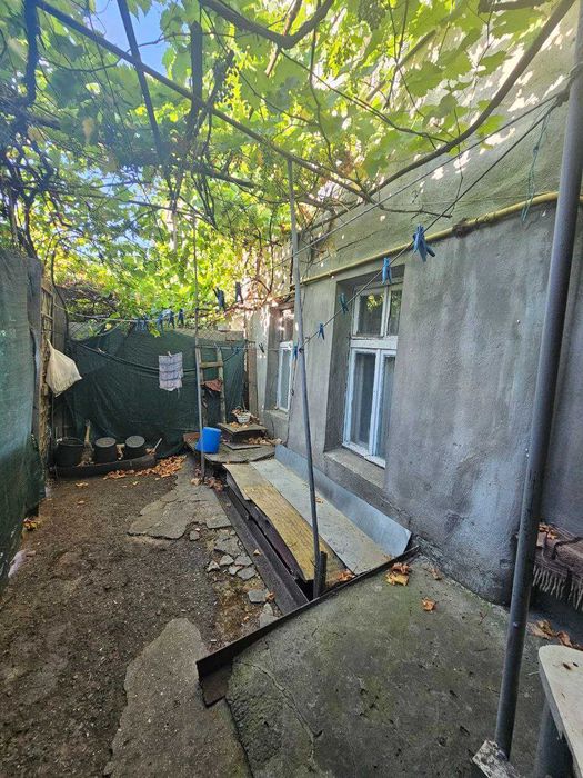 Продам 2к. квартиру, Колонтаївська/Автовокзал, 1/3, 33м, свій двір
