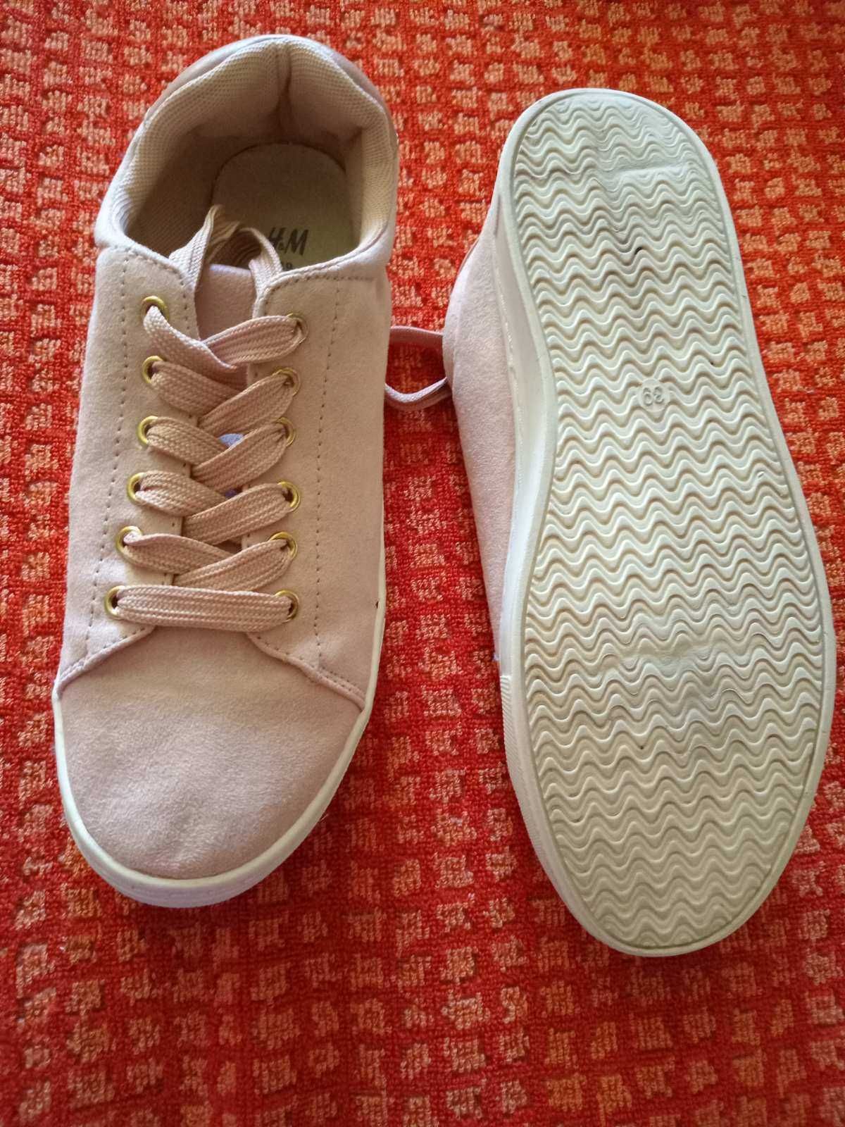 Женские кроссовки, кеды VANs 39.5 р,. Converse 38 - 39р.,Bershka 39