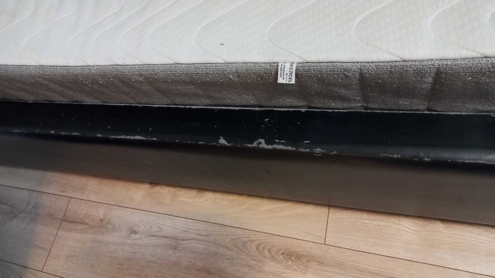 Łóżko jednoosobowe 90x200 z materacem i stelażem