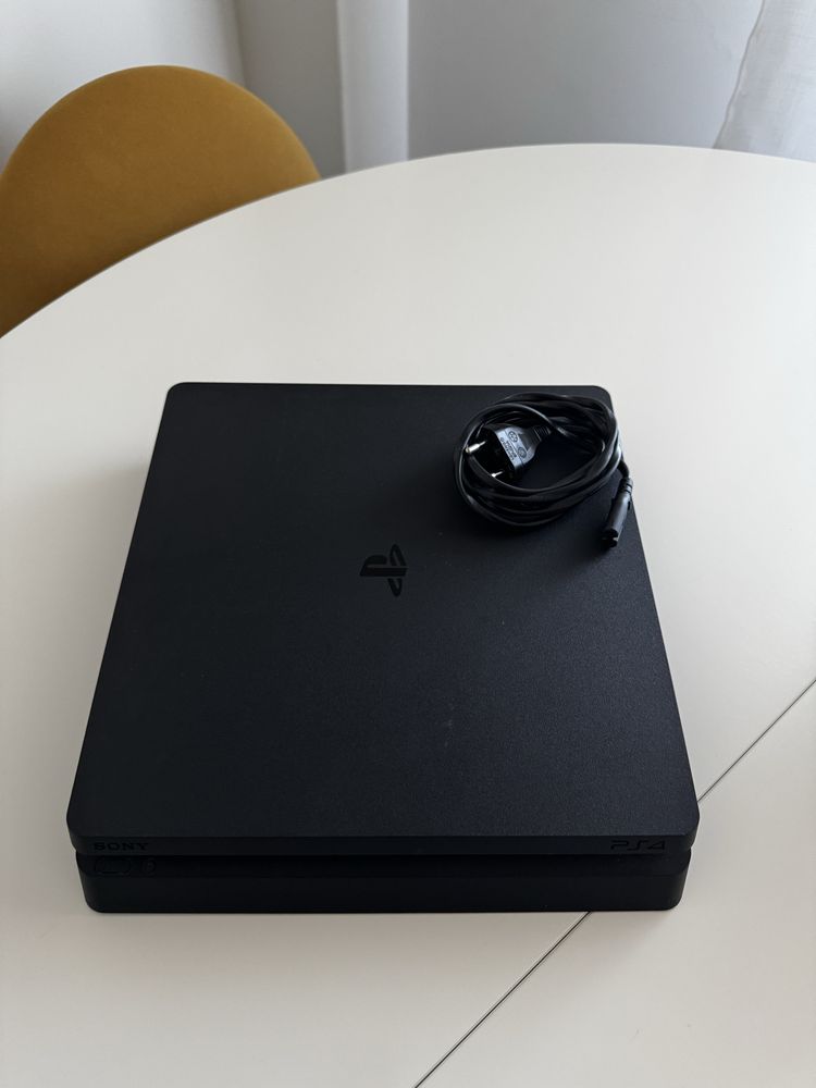 PS4 Slim 1Tb.