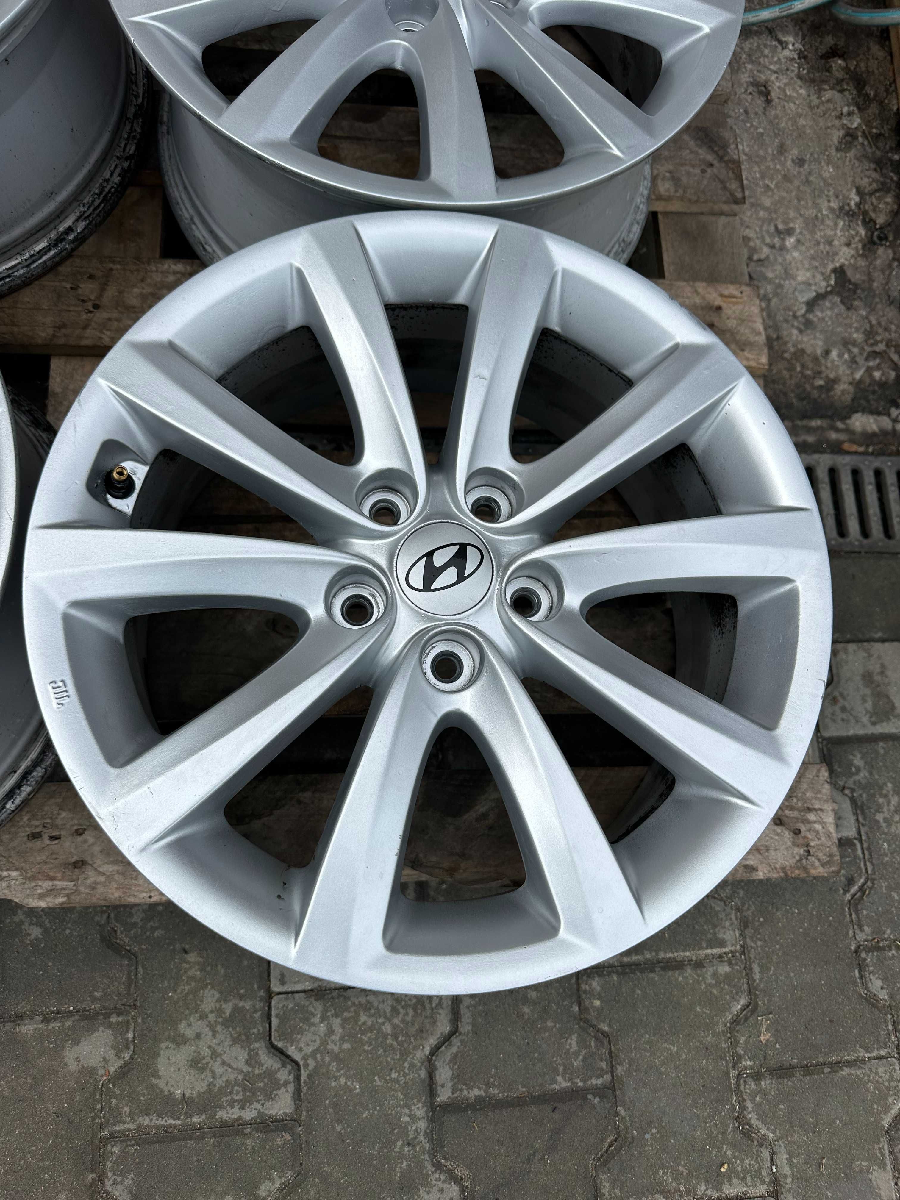 5x114,3 7,5 x 17" et46 Hyundai komplet alufelgi