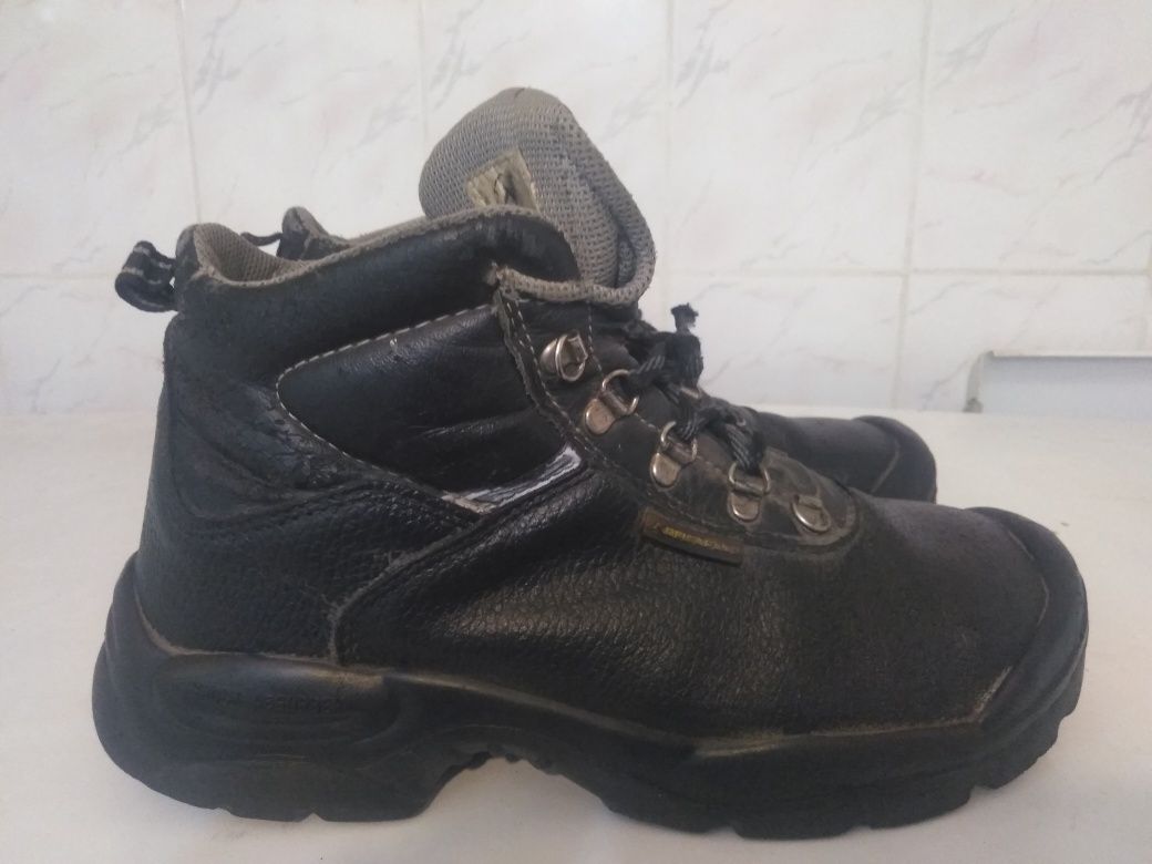 Зимние Puma 42р,боти.демис.41,43,44 р,демис.Safetix 43р,Mustang 44 р.