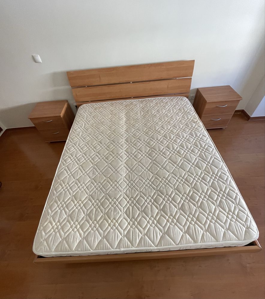 Mobilia de Quarto - cama com colchão mesas cabeceira, comoda e espelho