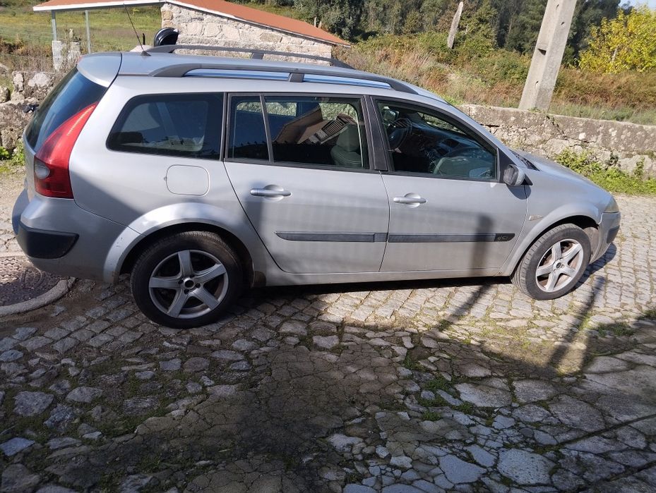 Renault Megane cinza