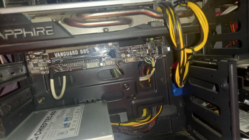 Игровoй пк Rx570sapphire 8gb+i5 4440 32gb озу пк