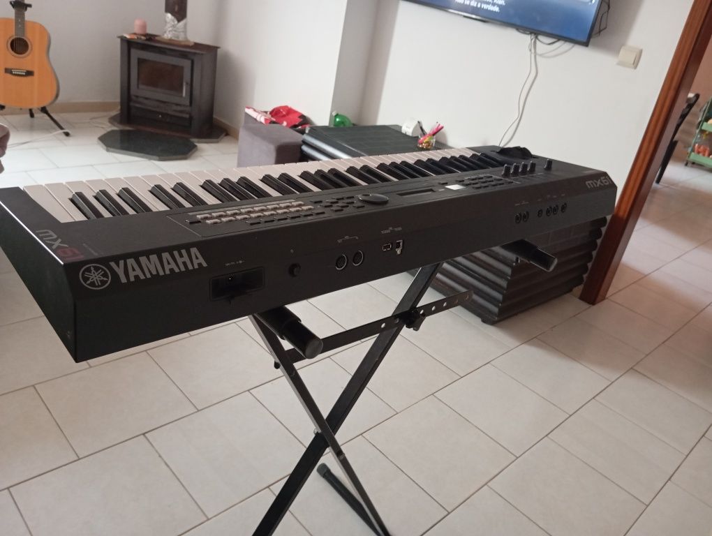Teclado Yamaha MX 61 como novo turbinado com banco de timbres top