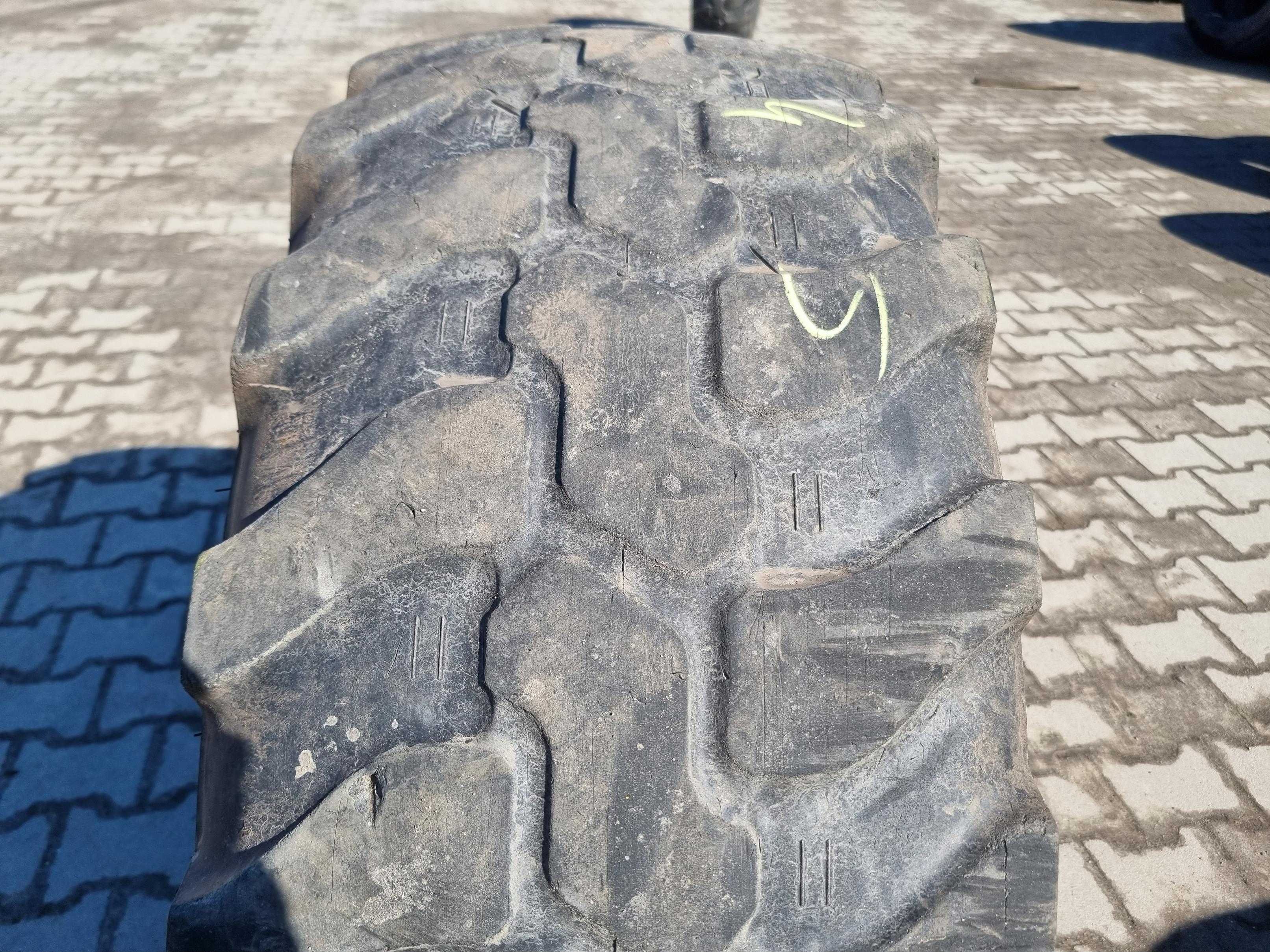 405/70R20, 16/70R20 Opona Przemysłowa  DUNLOP SPT9