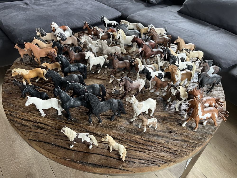 Schleich , figurki koni