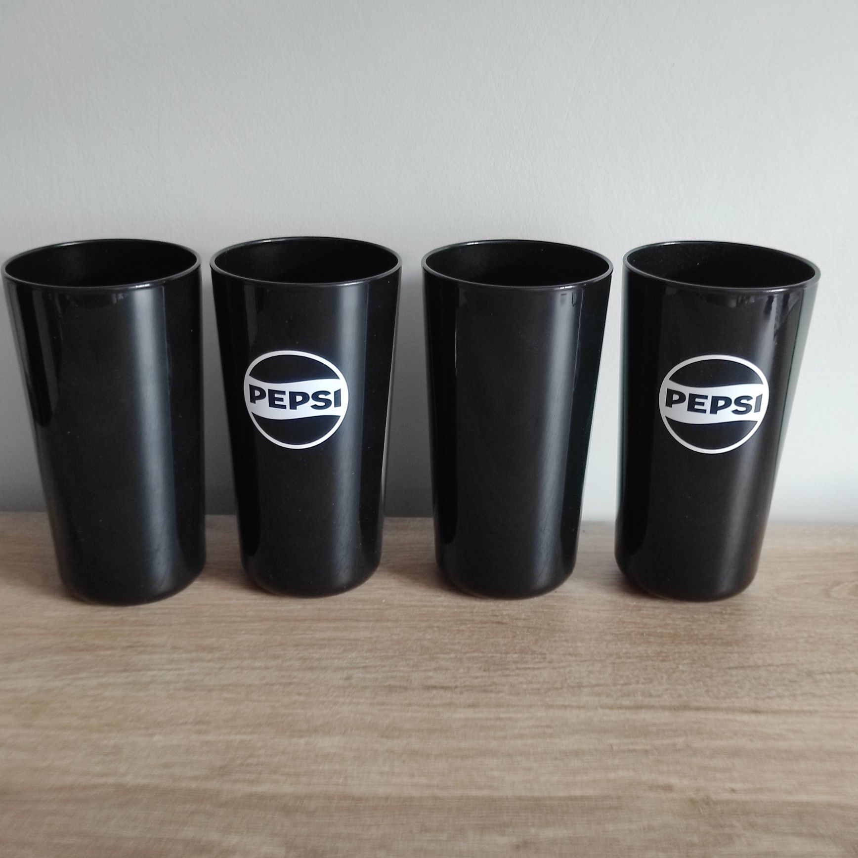 4 x szkło PEPSI czarne