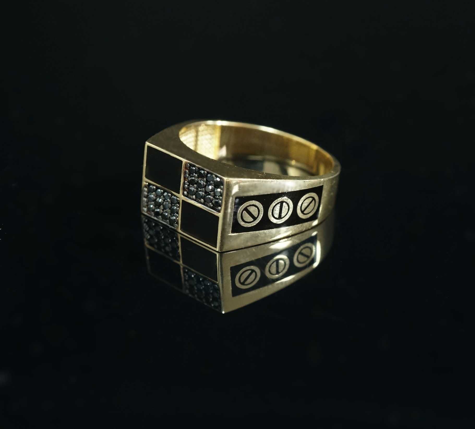 Złoto 585 - złoty pierścionek, sygnet z cyrkoniami. Rozmiar 22