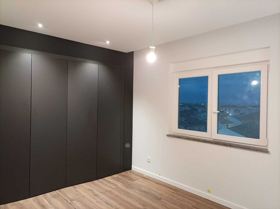 Penthouse T3 com garagem centro de Peniche.