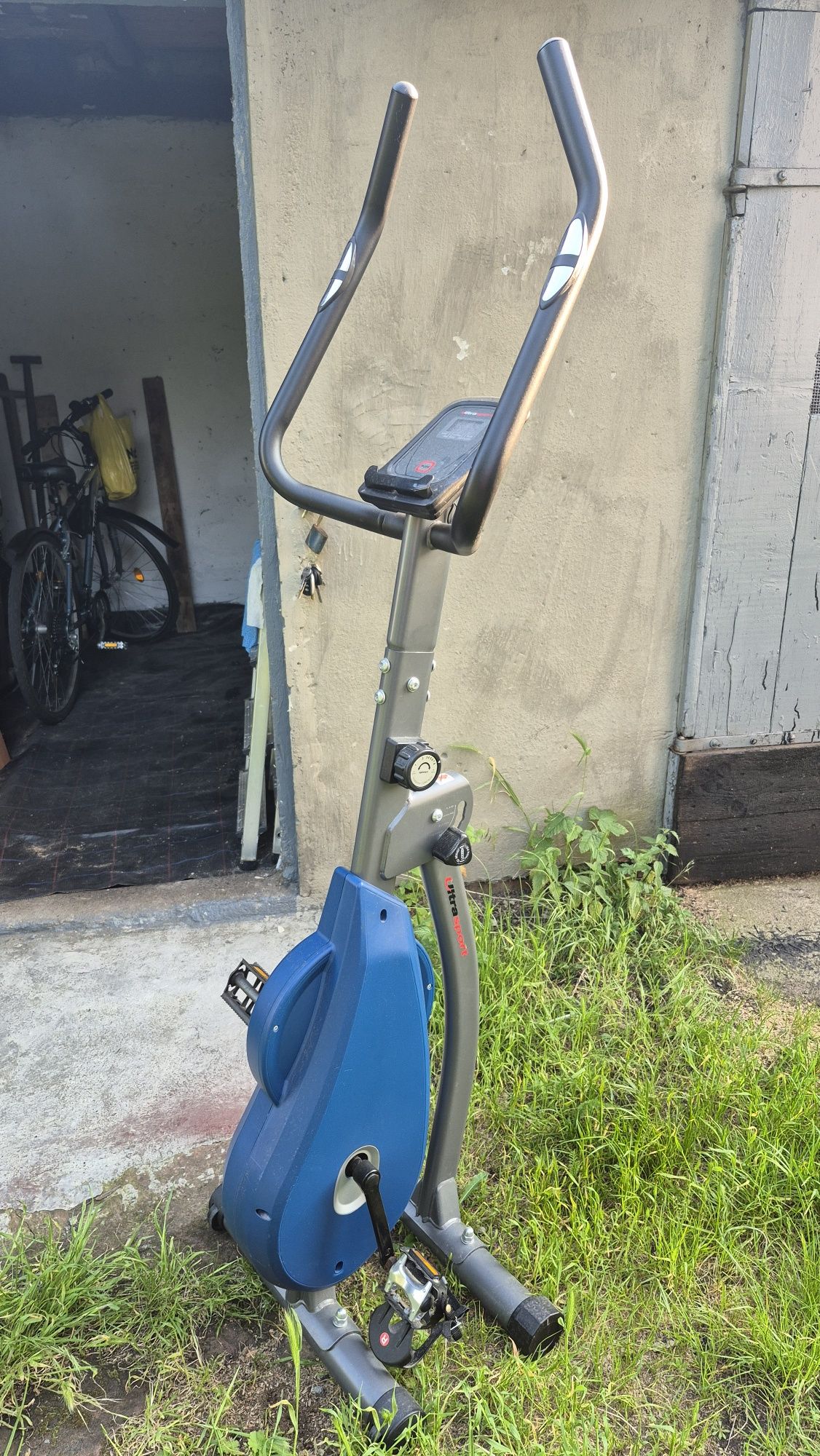 Rower stacjonarny.