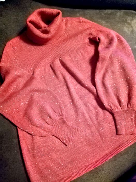Sweterek,golfik brokatowy na 6/7 lat.
