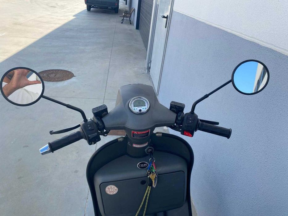 Mota Scooter 125cc - Estilo Retro