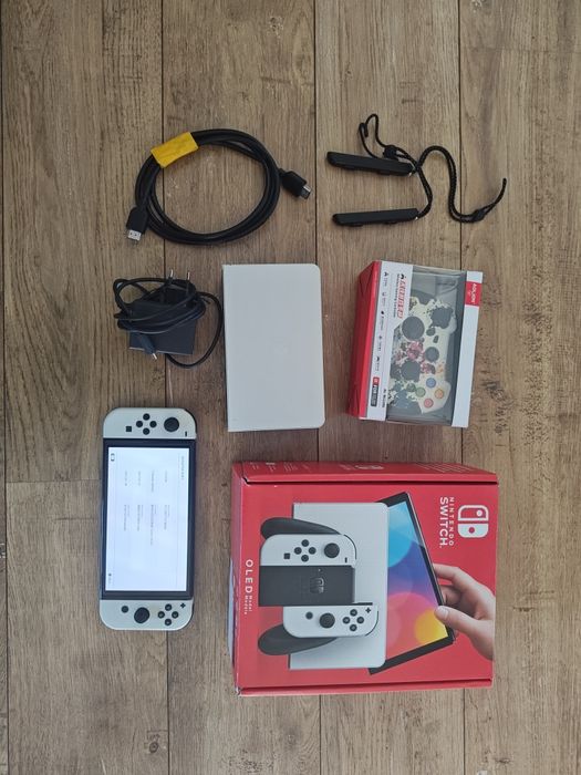 Konsola Nintendo Switch OLED! Sprzedam ! Super zestaw !