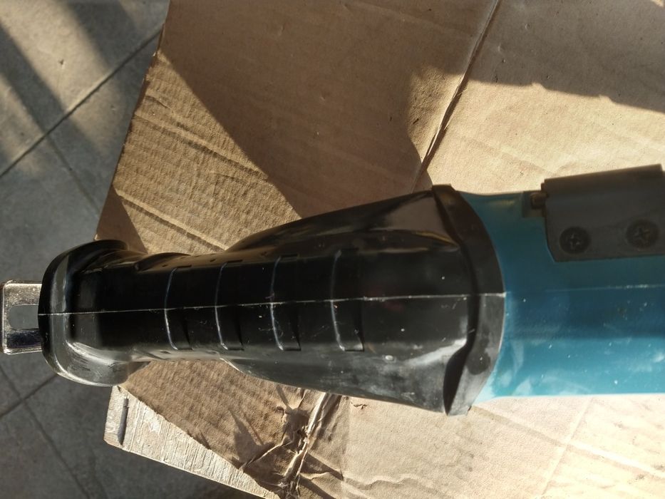 Аккумуляторная ножовка Makita DJR 181 RFE