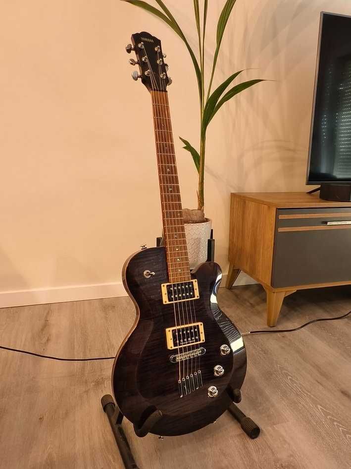 Guitarra Yamaha AES620 Korea