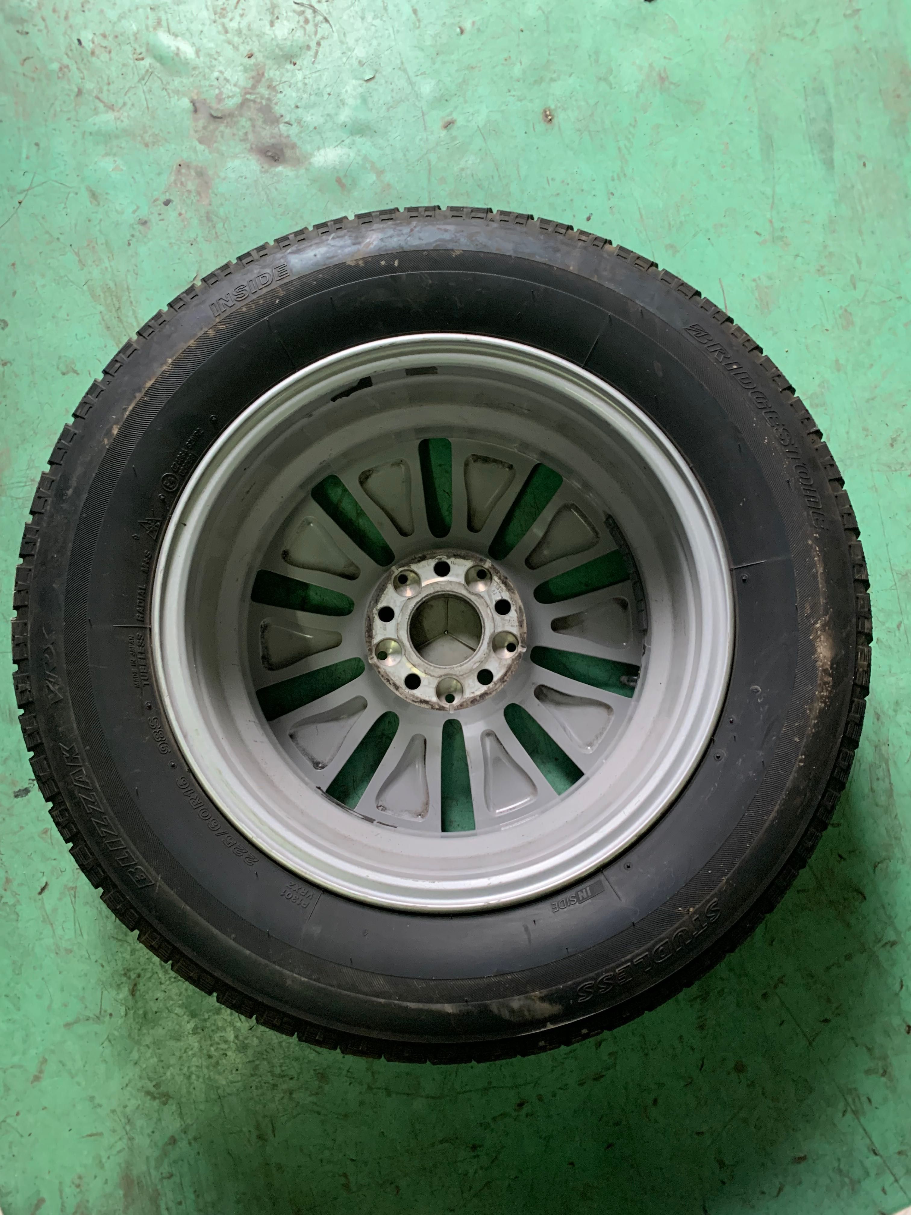 Диски 5 112 r16 з резиною Bridgestone 225 60 16, зима