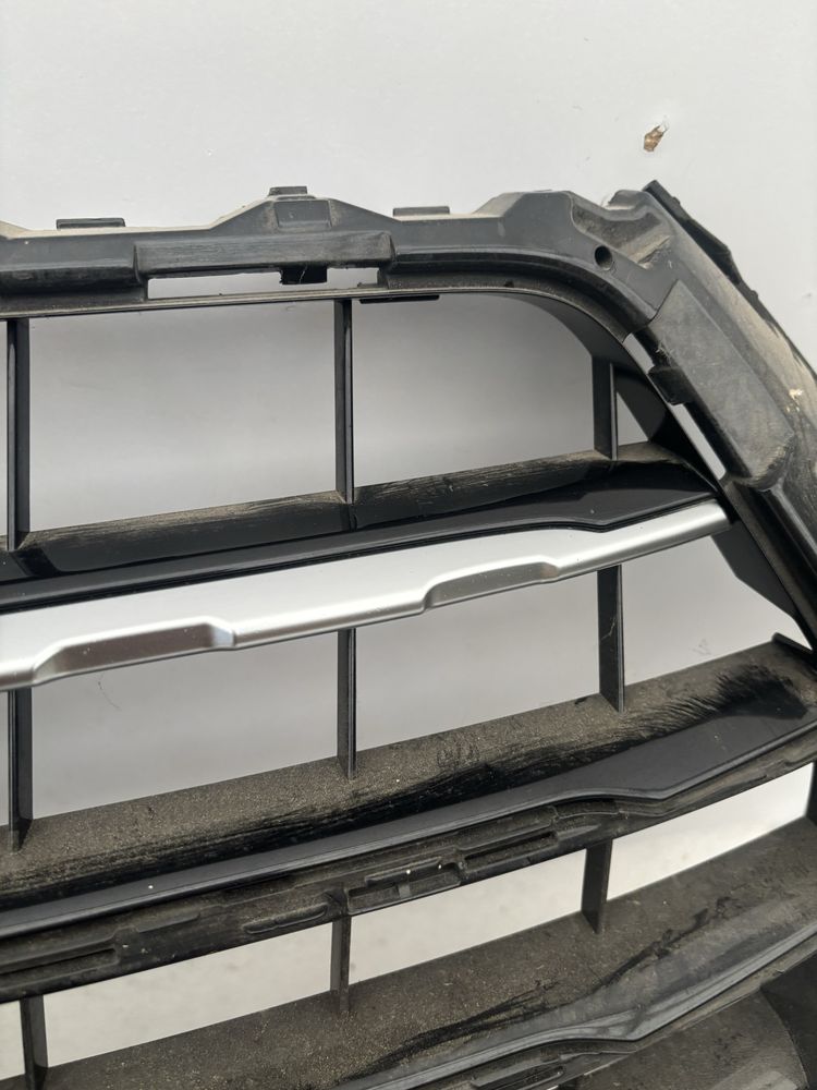 Audi Q7 4M 4M0 16- chrom satyna listwa atrapy grilla chromy przód PDC