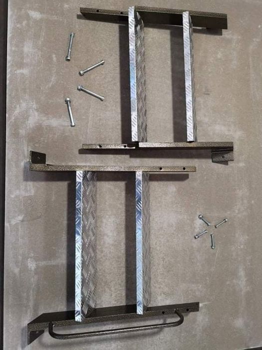 Drabina metalowa do piwnicy, schody